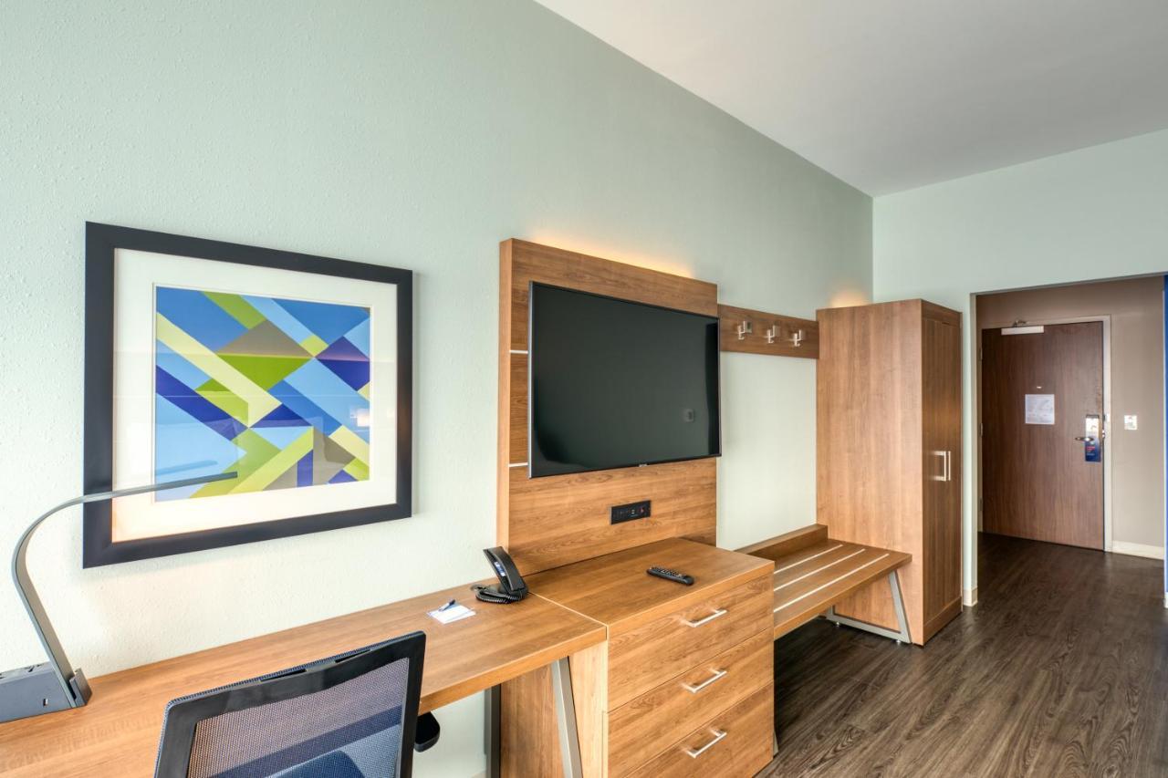 Queen Suite with Two Queen Beds,1149749914:JPEG